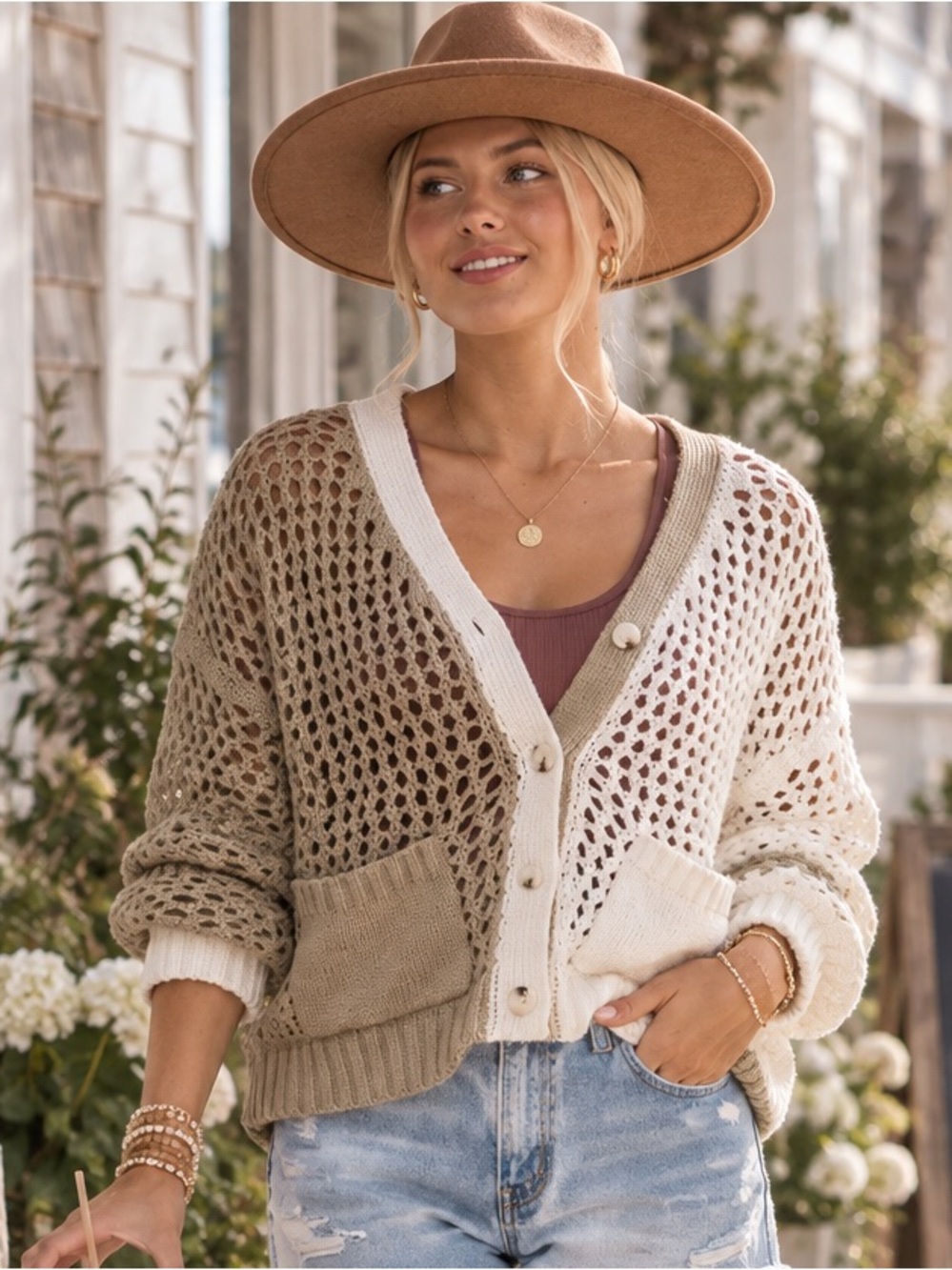 Willow & Root Color Block Cardigan
Oversize Sz Sm  Casual Neutral
Minimalist Boh